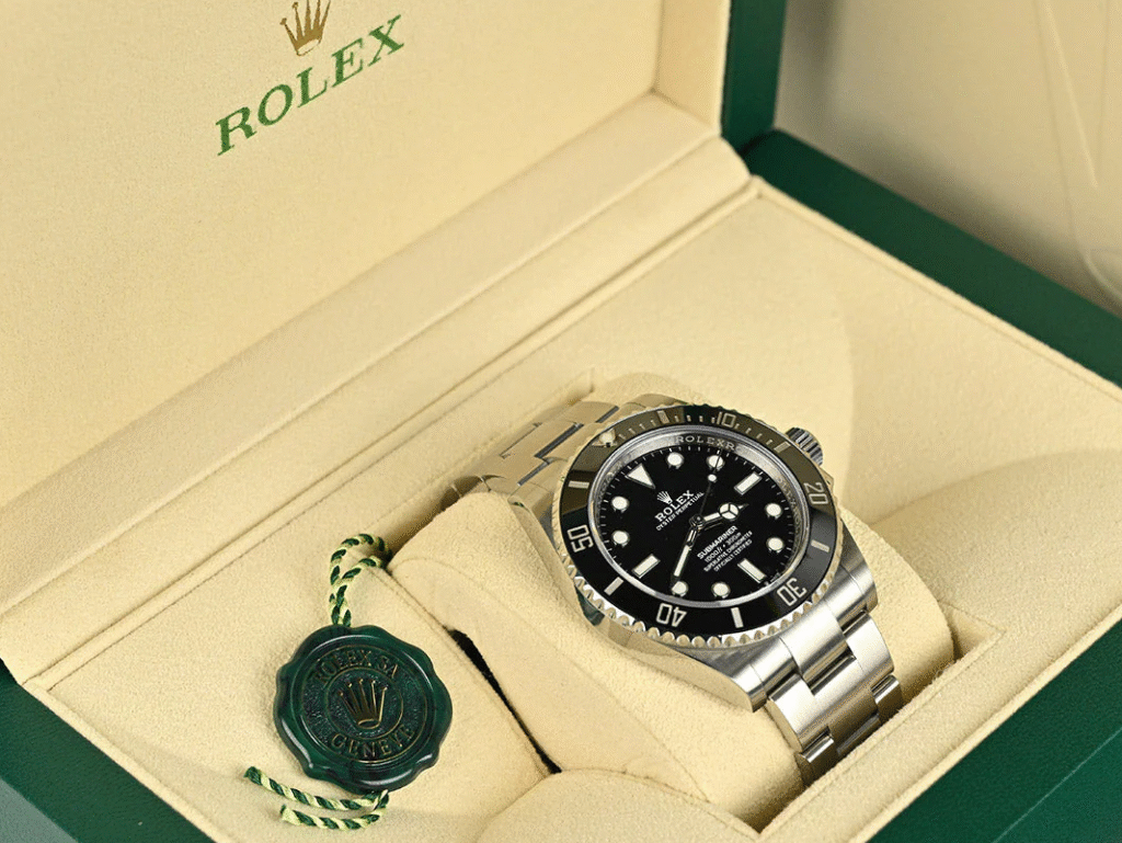 A Deep Dive into the Rolex Yacht-Master vs. Submariner